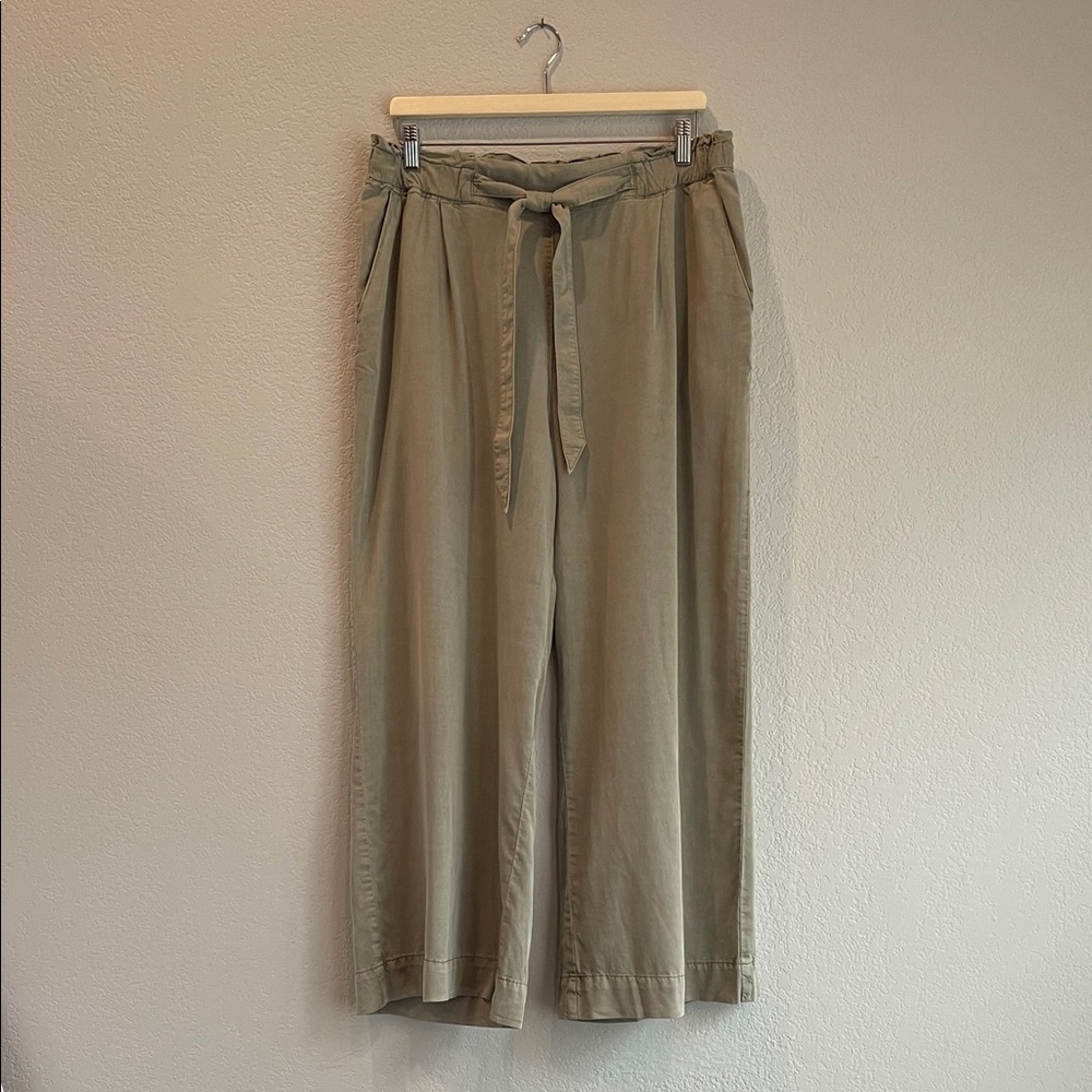 H&M Woman’s Sage Green Pants